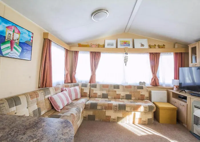 4 Berth Caravan For Hire At Sunkist Holiday Park Near Skegness Ref 42084S