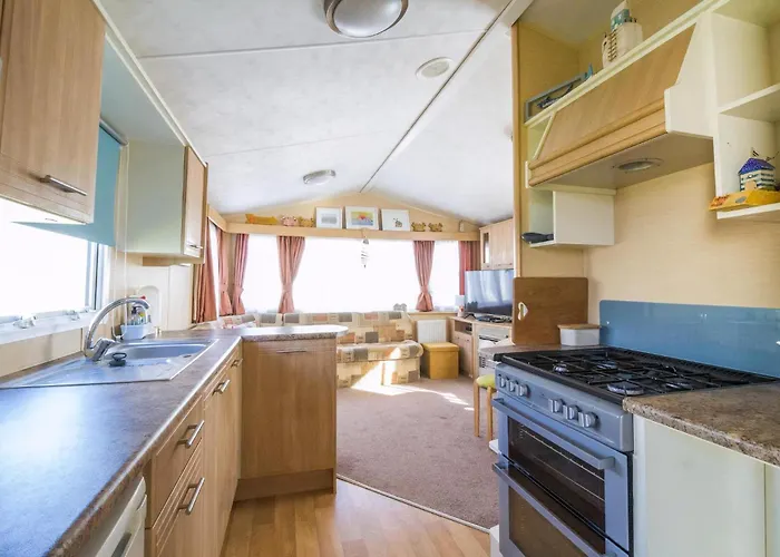 4 Berth Caravan For Hire At Sunkist Holiday Park Near Skegness Ref 42084S
