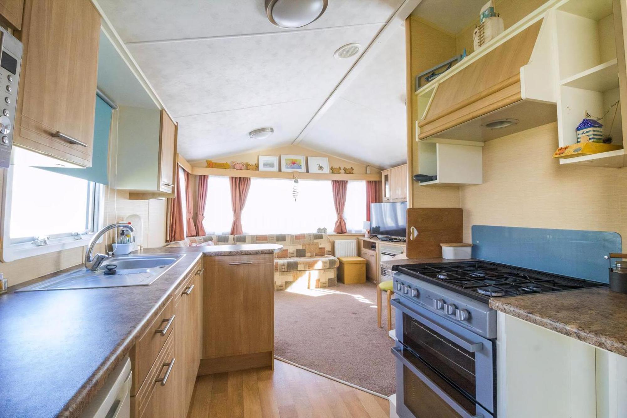 4 Berth Caravan For Hire At Sunkist Near Skegness Ref 42084s *