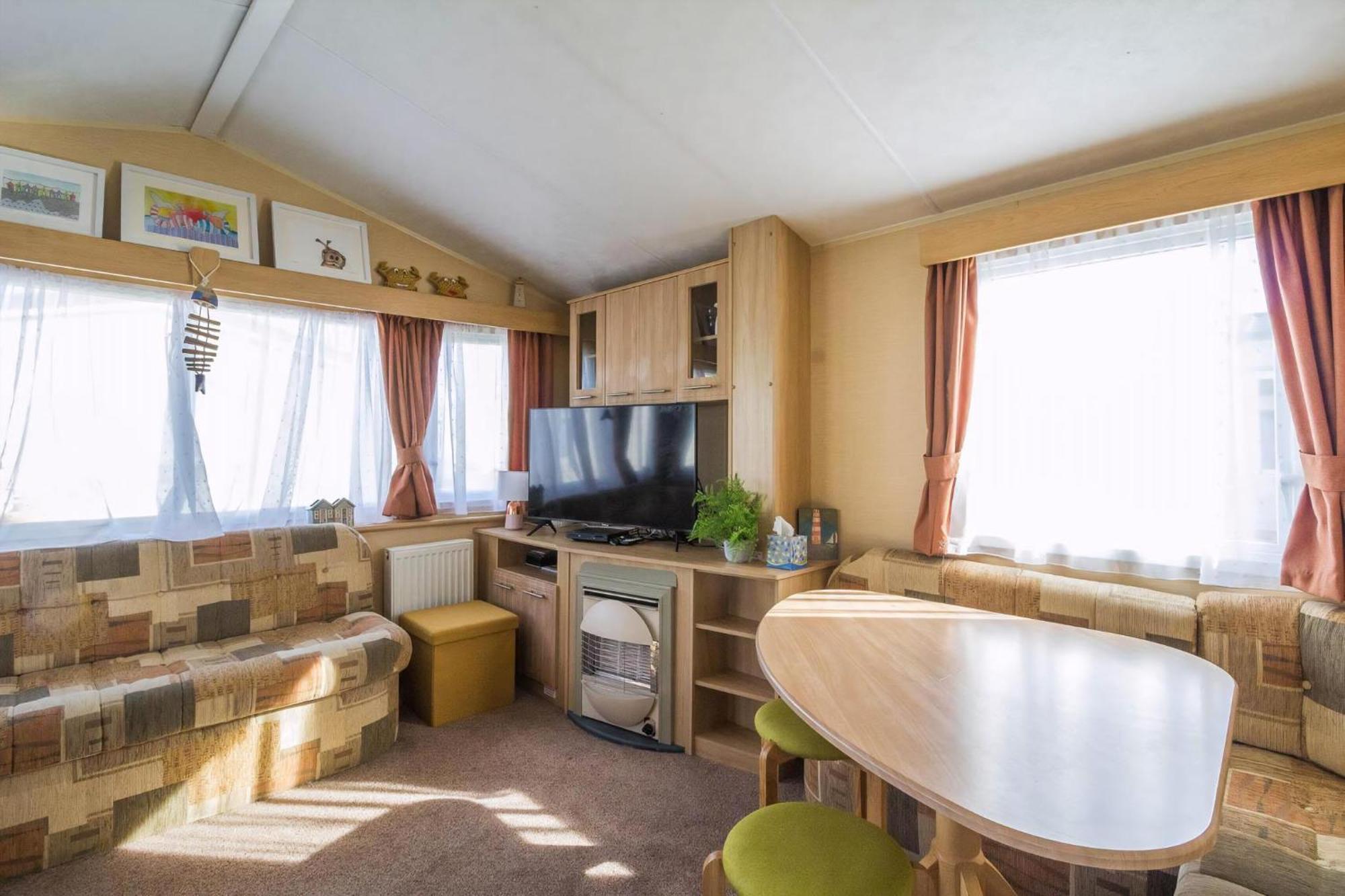 Campsite 4 Berth Caravan For Hire At Sunkist Near Skegness Ref 42084s Anderby